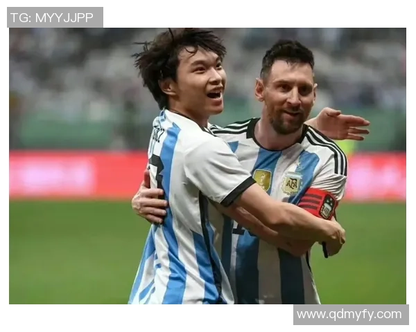 全球足球巨星灿烂笑容大集合展现运动员独特魅力与激情 全球足球巨星灿烂笑容大集合展现运动员独特魅力与激情